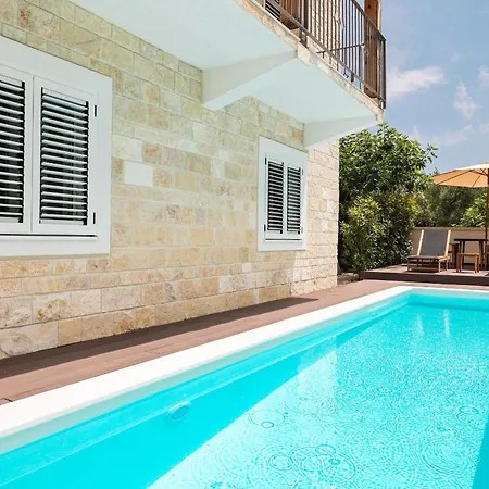 Lägenhet My Dalmatia - Naledi With Shared Pool *