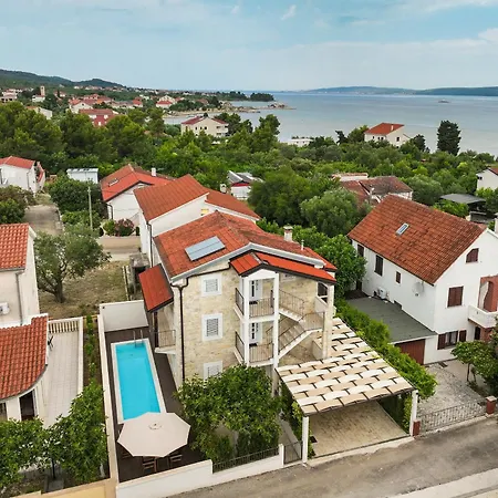 Lägenhet My Dalmatia - Naledi With Shared Pool *